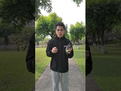 Demonstracja na zewnątrz walkie-talkie M-798