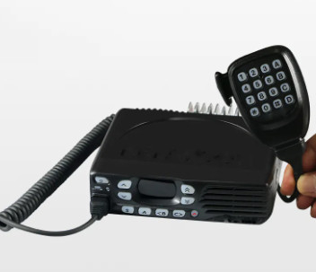 kupować Mobilny nadajnik radiowy Transceiver samochodowy Walkie Talkie 25W VHF DMR TKD840 / TKD740 Pojazd zamontowany dwukierunkowy radio produkcja internetowa