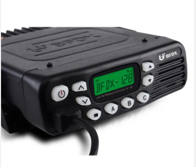 Stacja bazowa wysokiej mocy Mobilny walkie-talkie Auto Radio BF-990 Długodystansowa platforma samochodowa