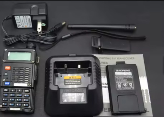 Baofeng VHF UHF Dual Band Dwu-Way Radio Wireless Communication Z Klawiszem BF F8 Długi zasięg